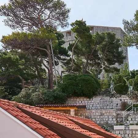 Stone Elegance Apartment