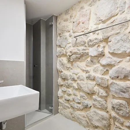 Stone Elegance *