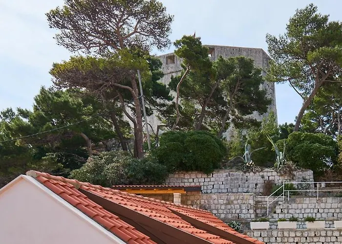 Stone Elegance アパート