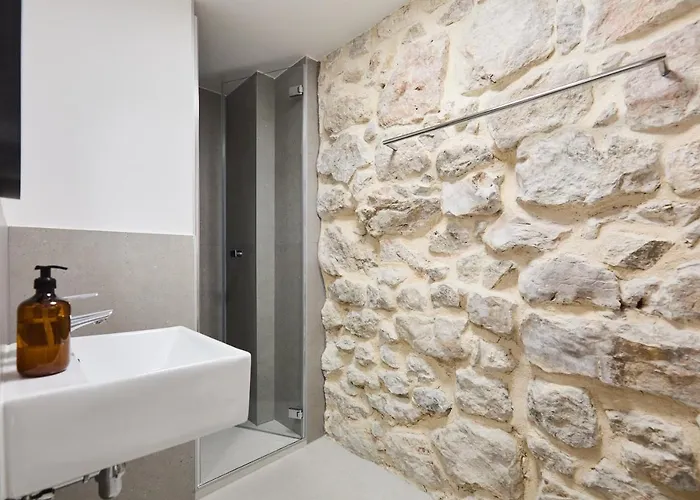 Stone Elegance *