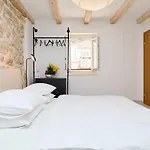 Stone Elegance *